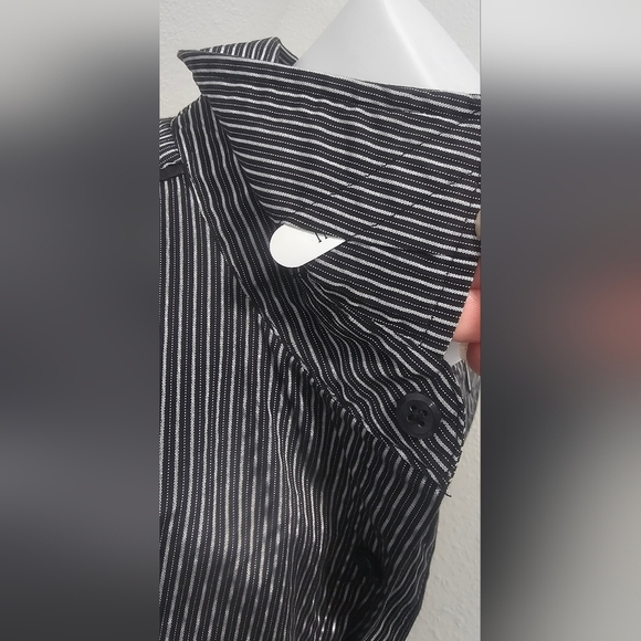 INC International Concepts Men’s Button Down Dress Shirt Black White Pinstripe M - Picture 6 of 12